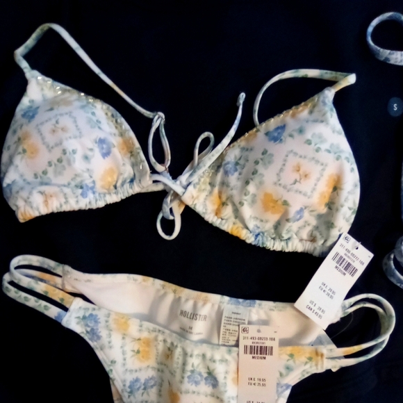 Hollister Pastel Floral Bikini - Picture 1 of 2